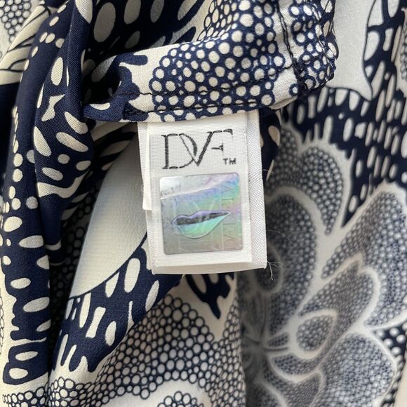 Diane Von Furstenberg Freya Navy Floral 100% Silk VNeck Dress 3/4 Sleeve Size 14 - Picture 6 of 8
